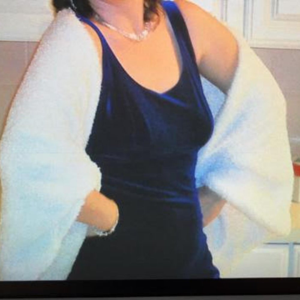 Perfect Wedding Gown Cape or anniversary night out Curly Fleece Cape - Picture 2 of 5